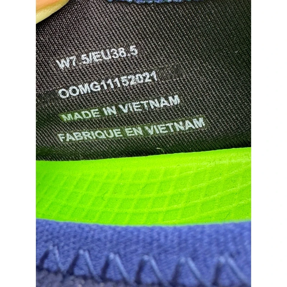 Oofos OOmg Low Shoe Navy Blue Slip On Recovery Sneaker Women Sz 7.5 Orthotic